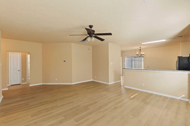 Building Photo - 7014 Hazelnut Ln