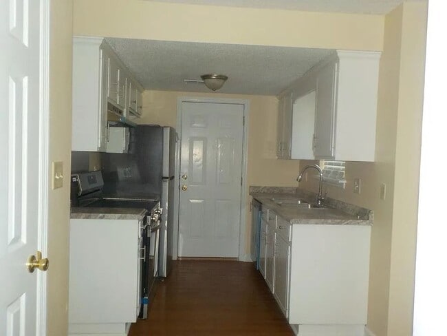 Building Photo - BEAUTIFUL HOUSE COMING AVAILABLE