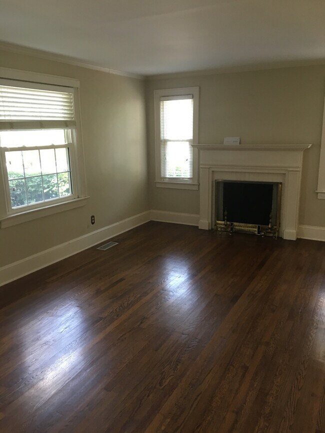 Building Photo - Greenville, 2BD/1BA, 1100SF