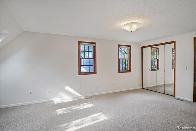 Building Photo - 1777 Fairway Dr