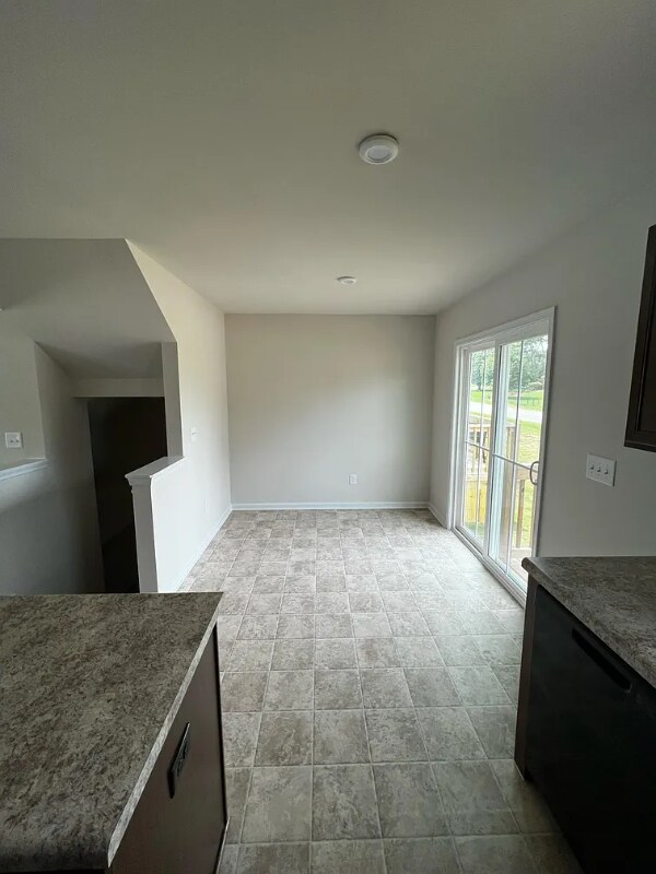 Building Photo - 104 Verdant Leaf Wy