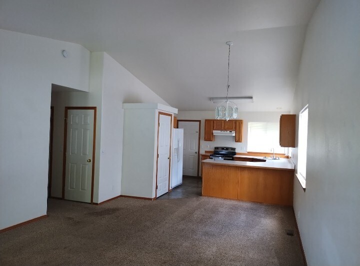 Building Photo - 5769 N Lachaise Ln