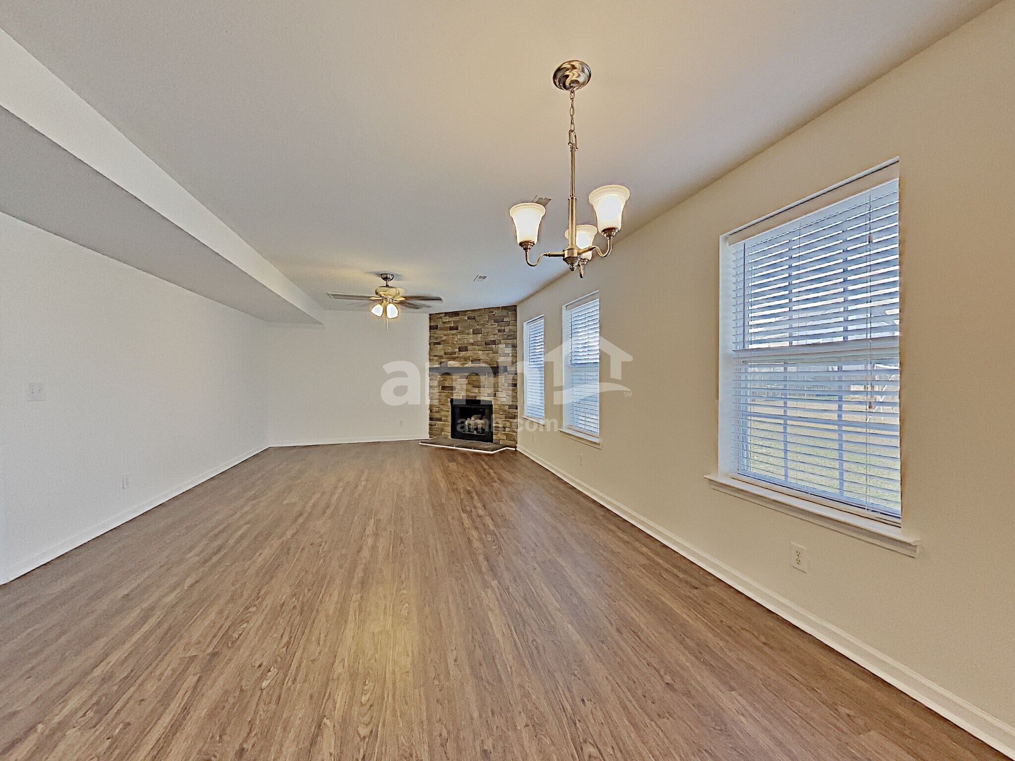 Building Photo - 2148 Spring Hill Cir