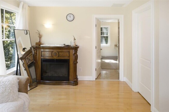 Building Photo - 37 Seabury Dr