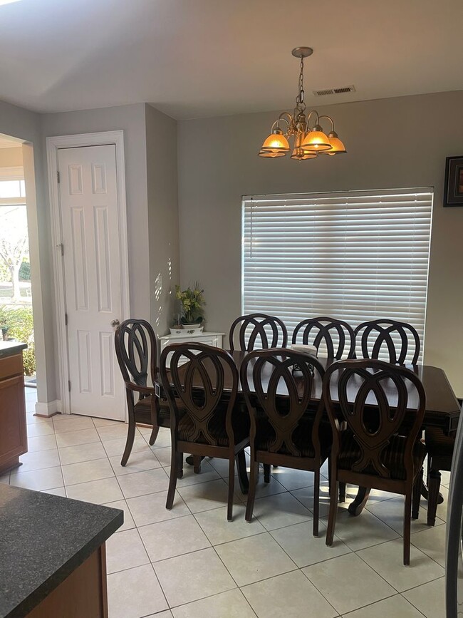 Building Photo - 3BR Home in Huntersville