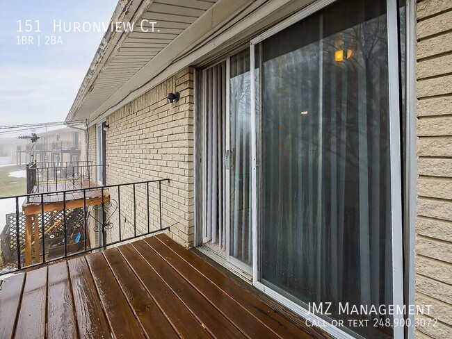 Building Photo - 151 Huronview Ct