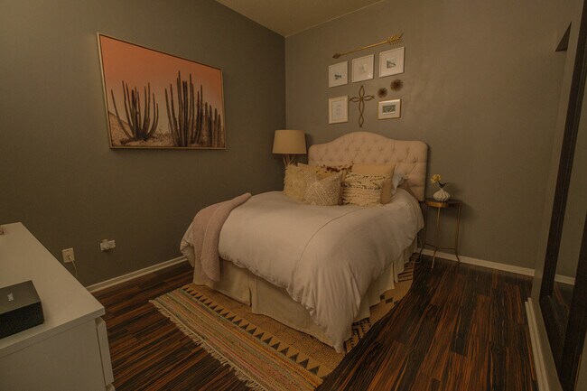 Building Photo - 208 W Washington St