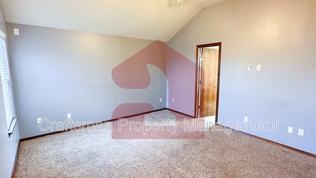 Building Photo - 1704 January Pl