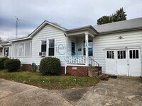 Building Photo - *Coming Soon* Great Hillcrest Find!  2Bedrooms & 1 Bathroom Pefect for UAMS Student(s)