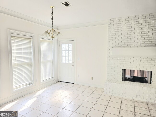 Building Photo - 3385 Wellbrook Dr