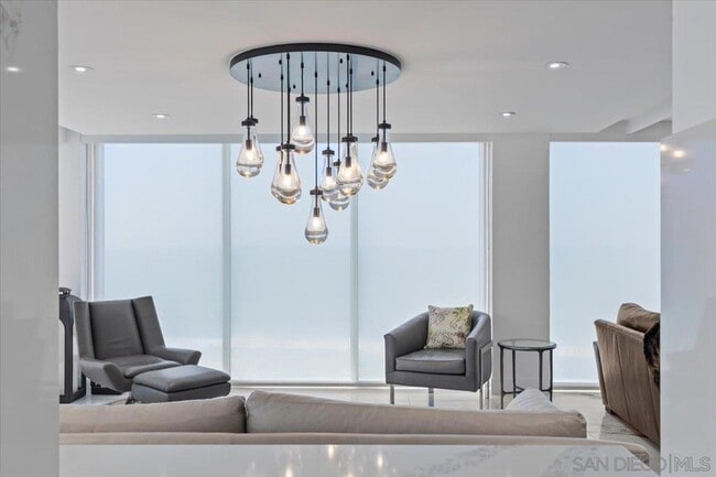 Building Photo - 1830 Avenida Del Mundo