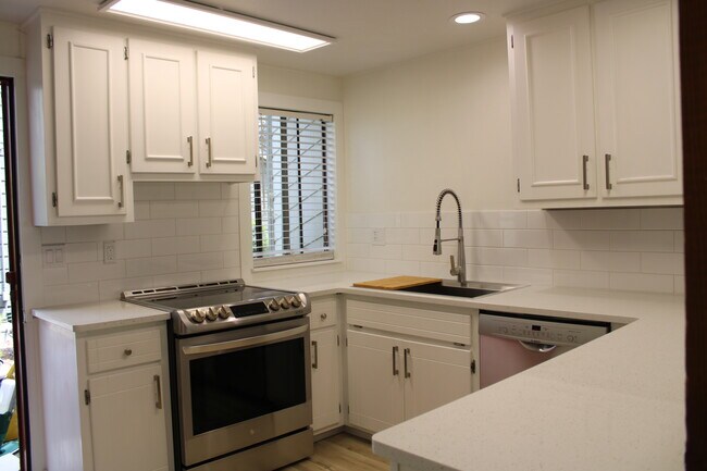 Building Photo - 7650 Birch Bay Dr