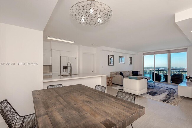 Building Photo - 90 Alton Rd