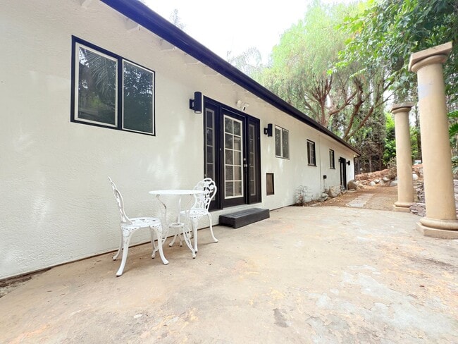 Building Photo - Luxury 3-Bedroom + Bonus Room Home in Gated Shadow Hills Community – Short & Long Term Available