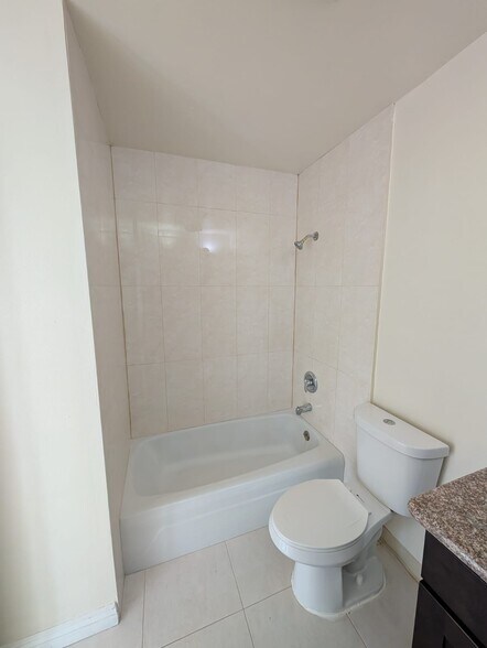 Building Photo - 1340 W 85th St