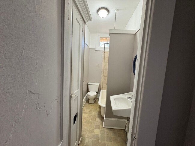 Building Photo - 2713 Vineville Ave