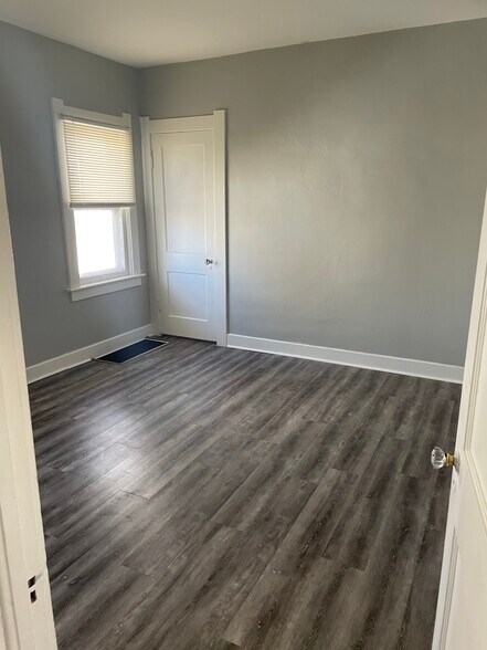 Building Photo - 4205 Overland Pky