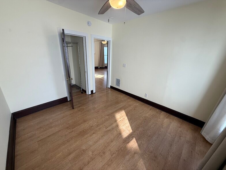 Building Photo - 207 S Broom St