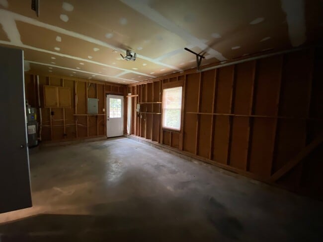 Building Photo - Updated 3 Bedroom 2 Bathroom Home in N. Ch...