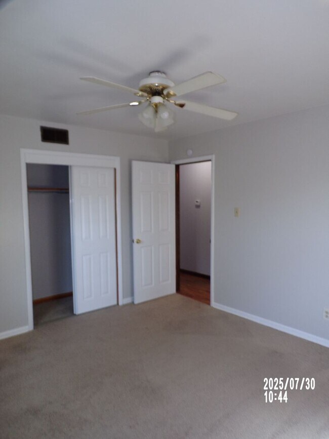 Building Photo - Freshly painted interiors!!!