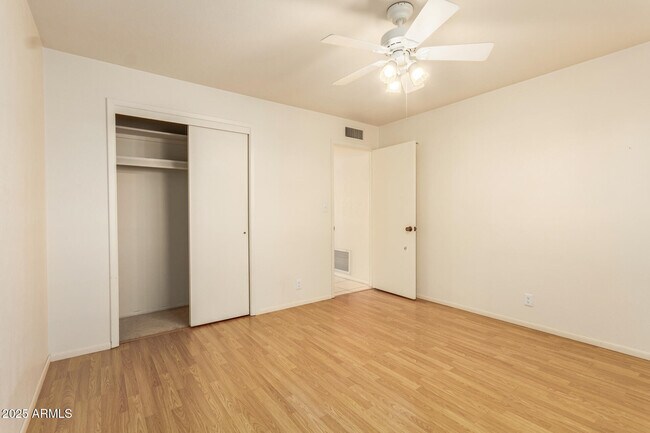 Building Photo - 6224 E Dallas St