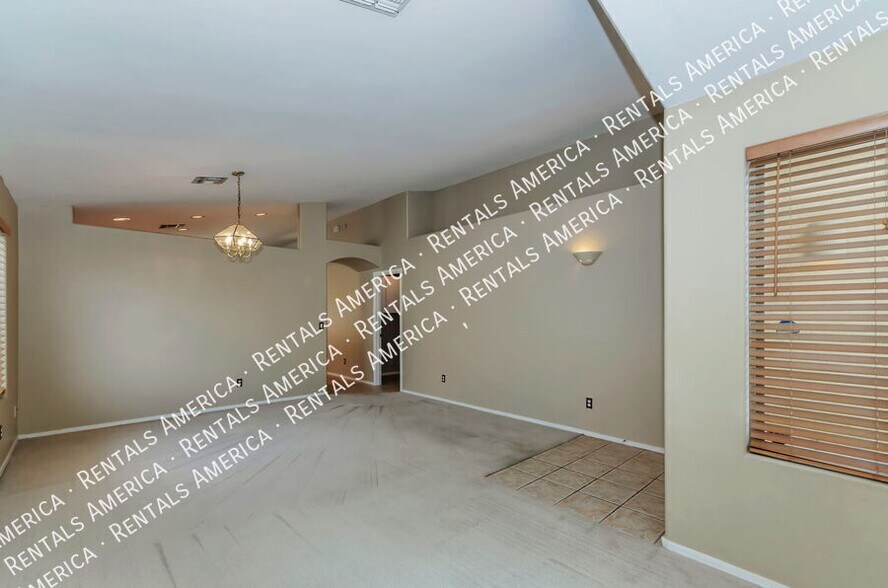 Building Photo - 10462 E Jerrell Cove St