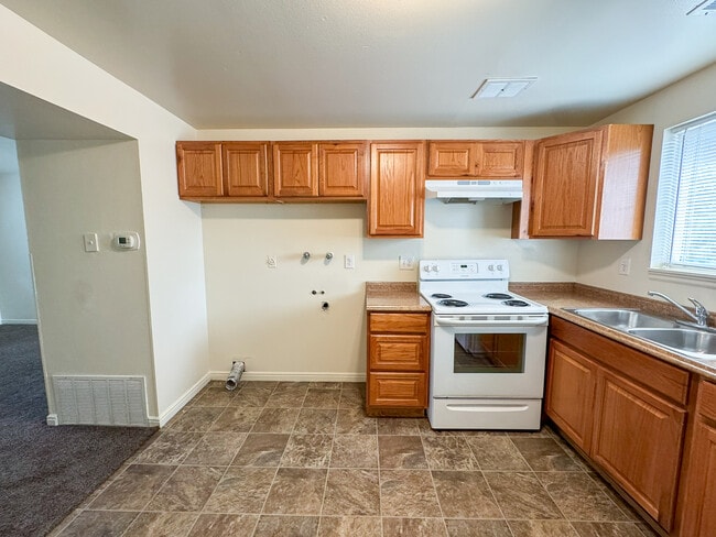 Building Photo - 361 S 150 W