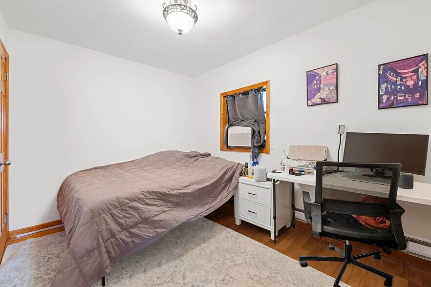 Building Photo - 540 E 14th St