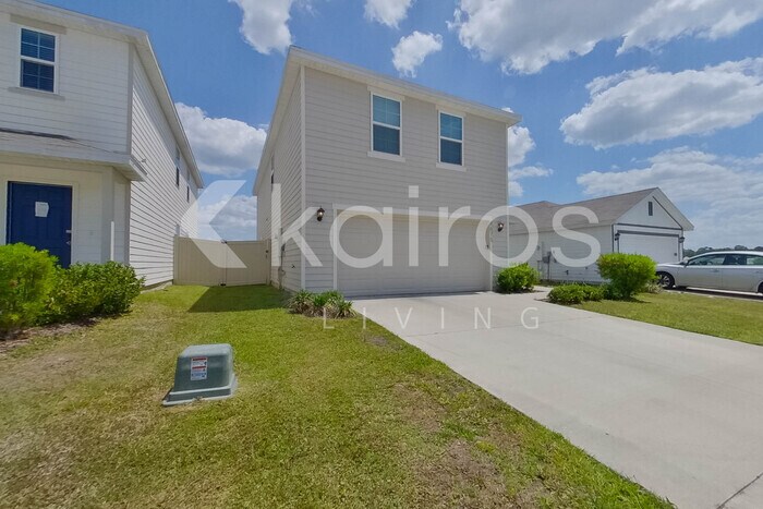 Building Photo - 8675 SW 43rd Ter