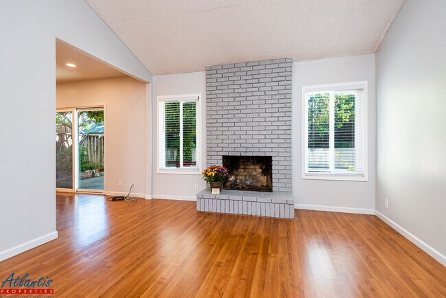 Building Photo - 3084 Balgray Ct