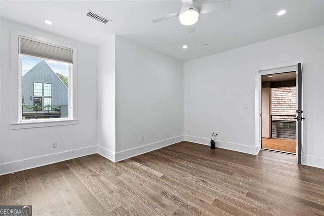 Building Photo - 255 High St