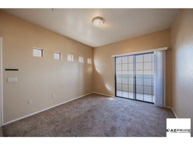 Building Photo - South Mountain Convenience in this Lovely 1/1 Phoenix Condo!