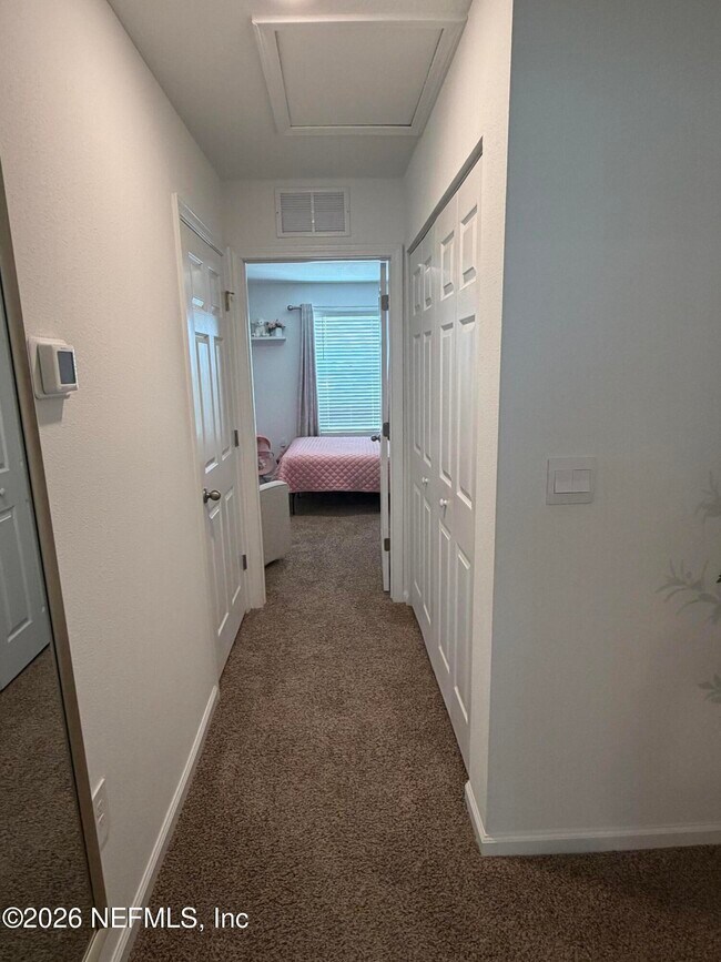 Building Photo - 947 Rivertree Pl