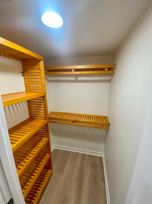 Building Photo - 5203 France Ave S