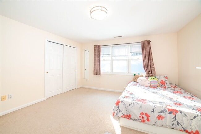 Building Photo - 67 Crystal Brook Way