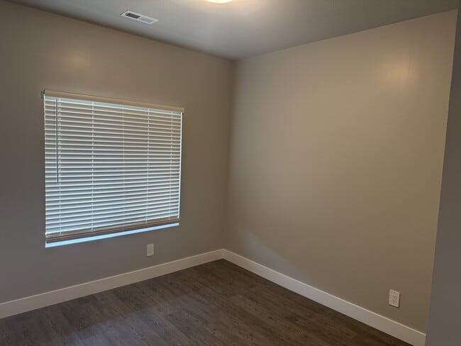 Building Photo - 783 N St Paul St