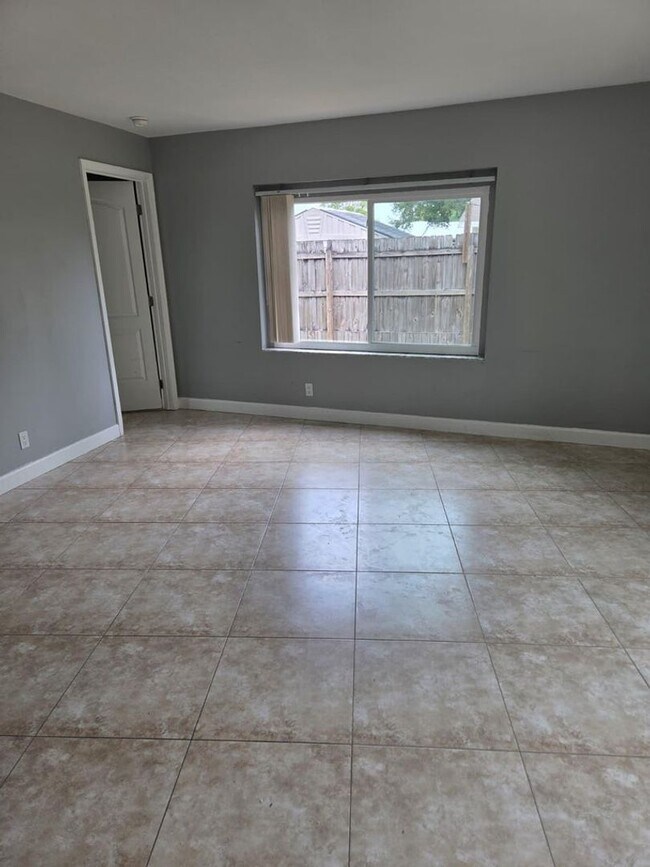 Building Photo - 18437 Spanish Isles Pl