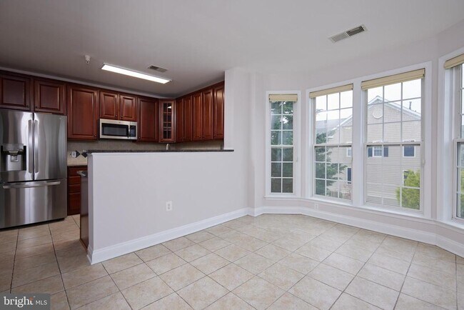 Building Photo - 300 King Farm Blvd