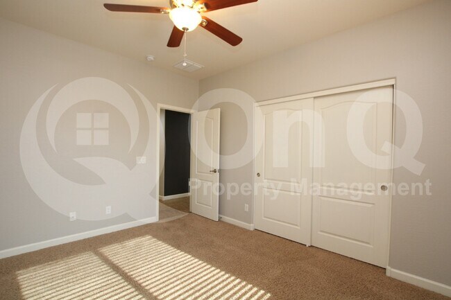 Building Photo - 1161 E Furness Dr