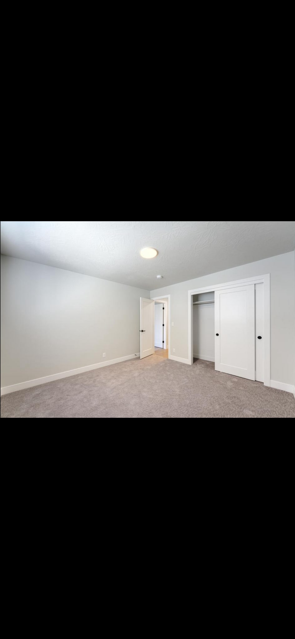 Building Photo - 3919 E Razor Dr