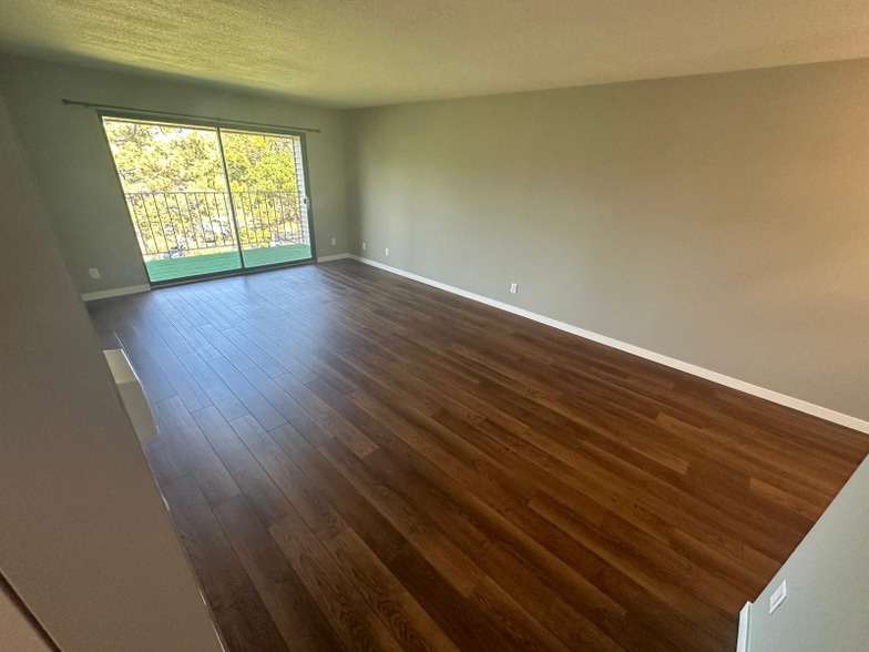 Building Photo - 4575 W 80th St Cir