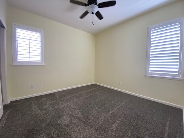 Building Photo - Beautiful 3 Bedroom in Gated Community! Po...