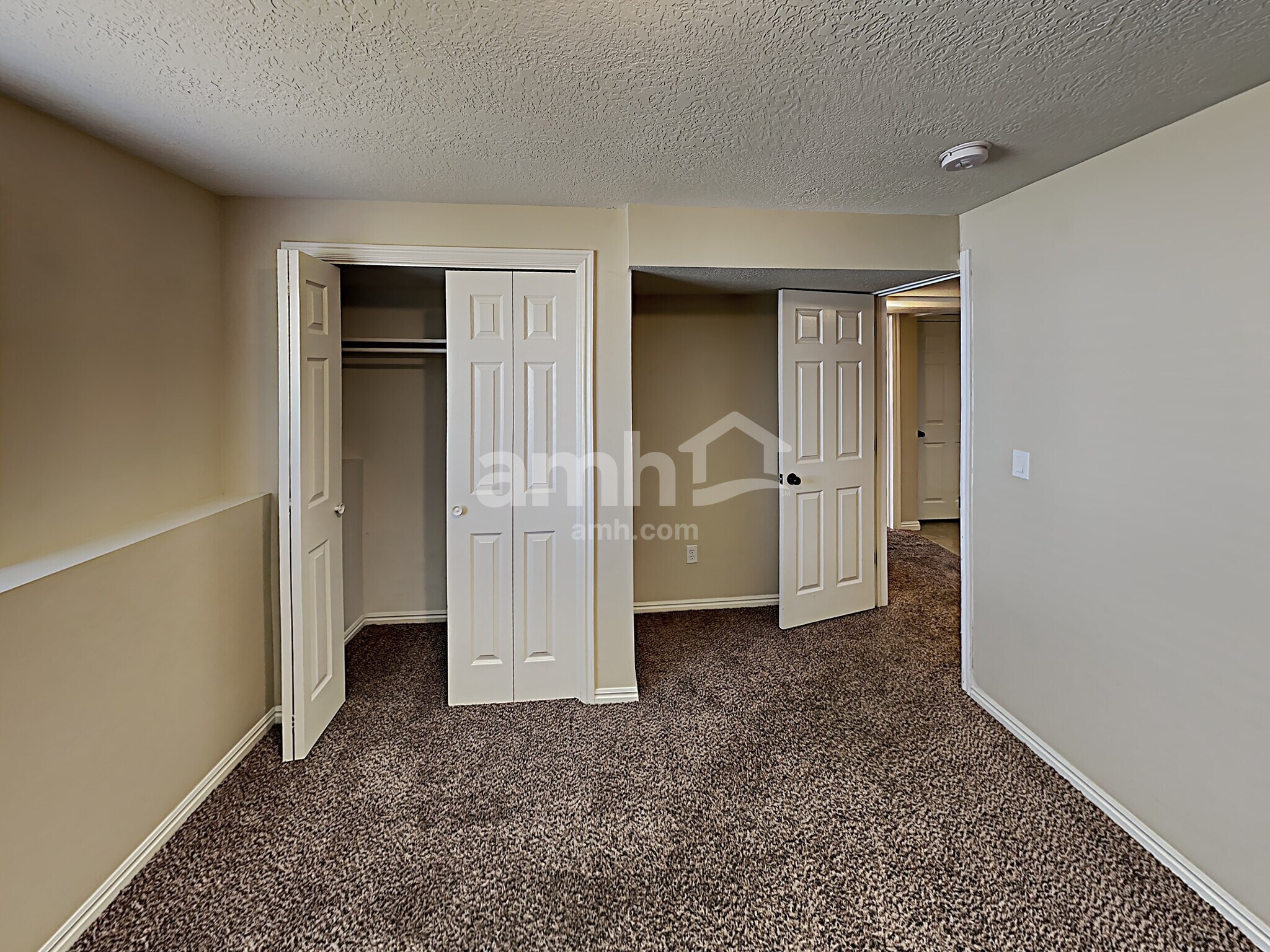 Building Photo - 2384 W 2200 S