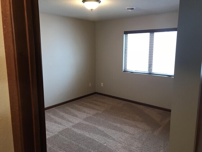 Building Photo - 2318 Lexi Loop SE