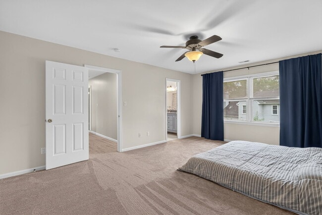 Building Photo - 898 Gunston Ct