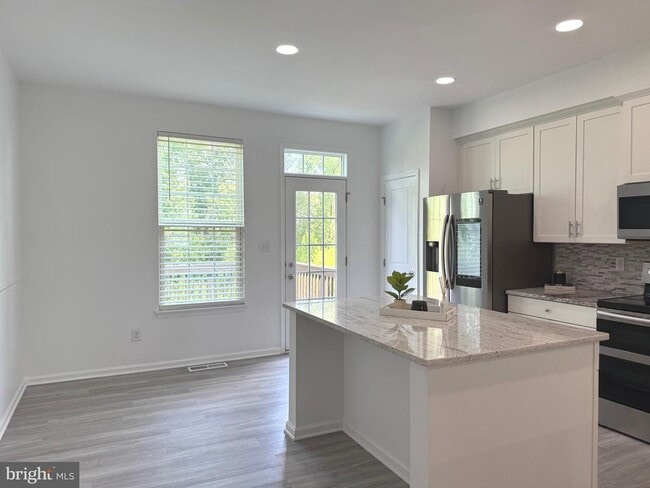 Building Photo - 139 Streamview Dr