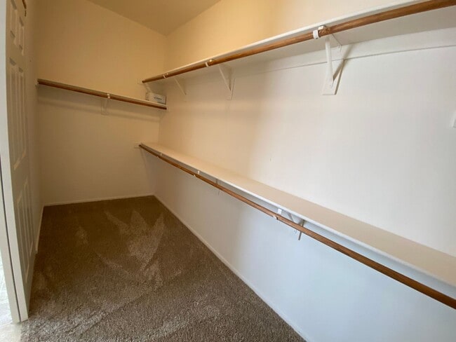 Building Photo - Exceptional 4BR/2BA Home in Magma Ranch! T...