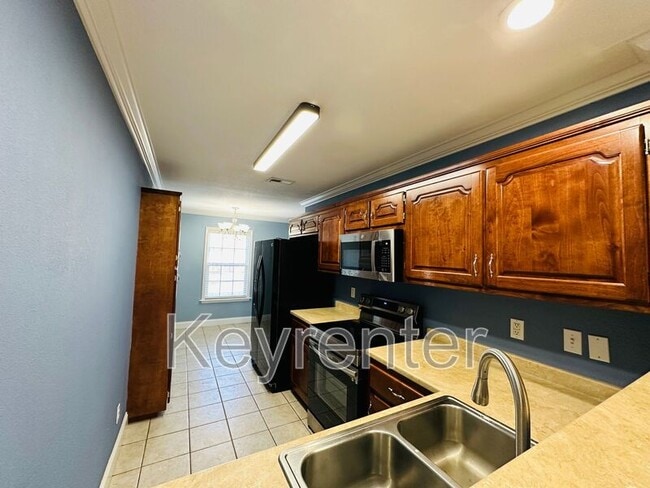 Building Photo - 2420 Hallerins Ct