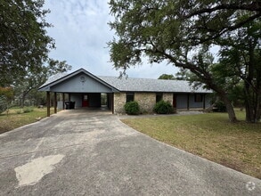 Building Photo - Charming 3-Bed in Wimberley: Granite Kitch...
