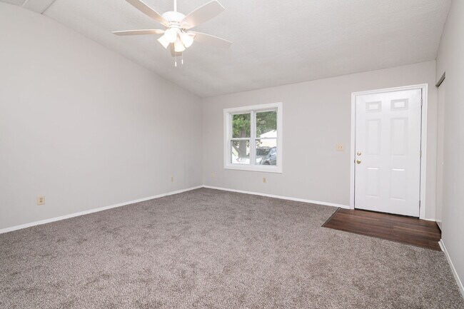 Building Photo - 1108 Bryn Mawr Ave